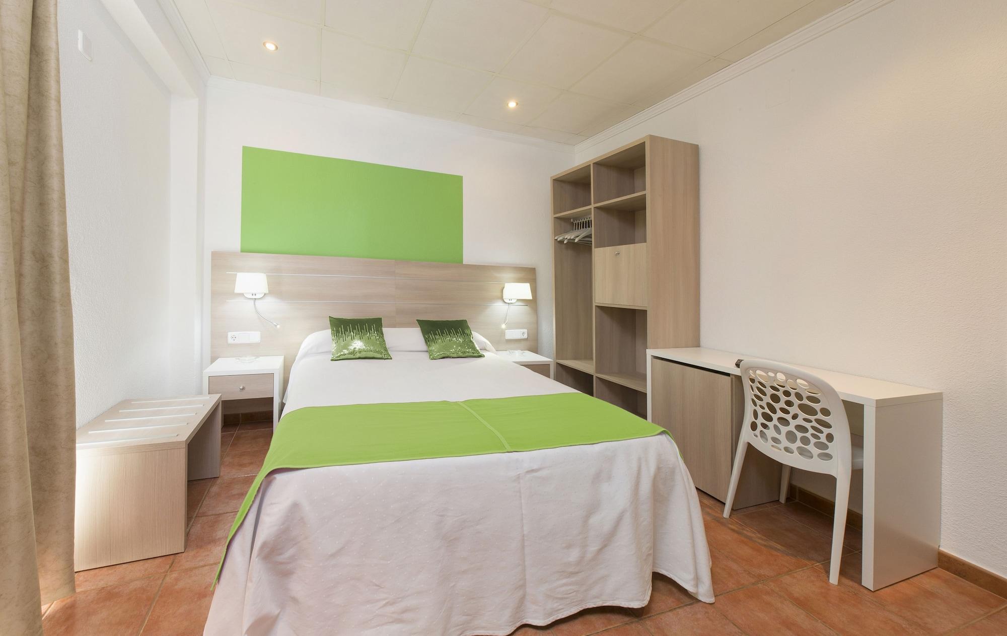 Hostal Adelino Сан-Антонио-Абад Экстерьер фото