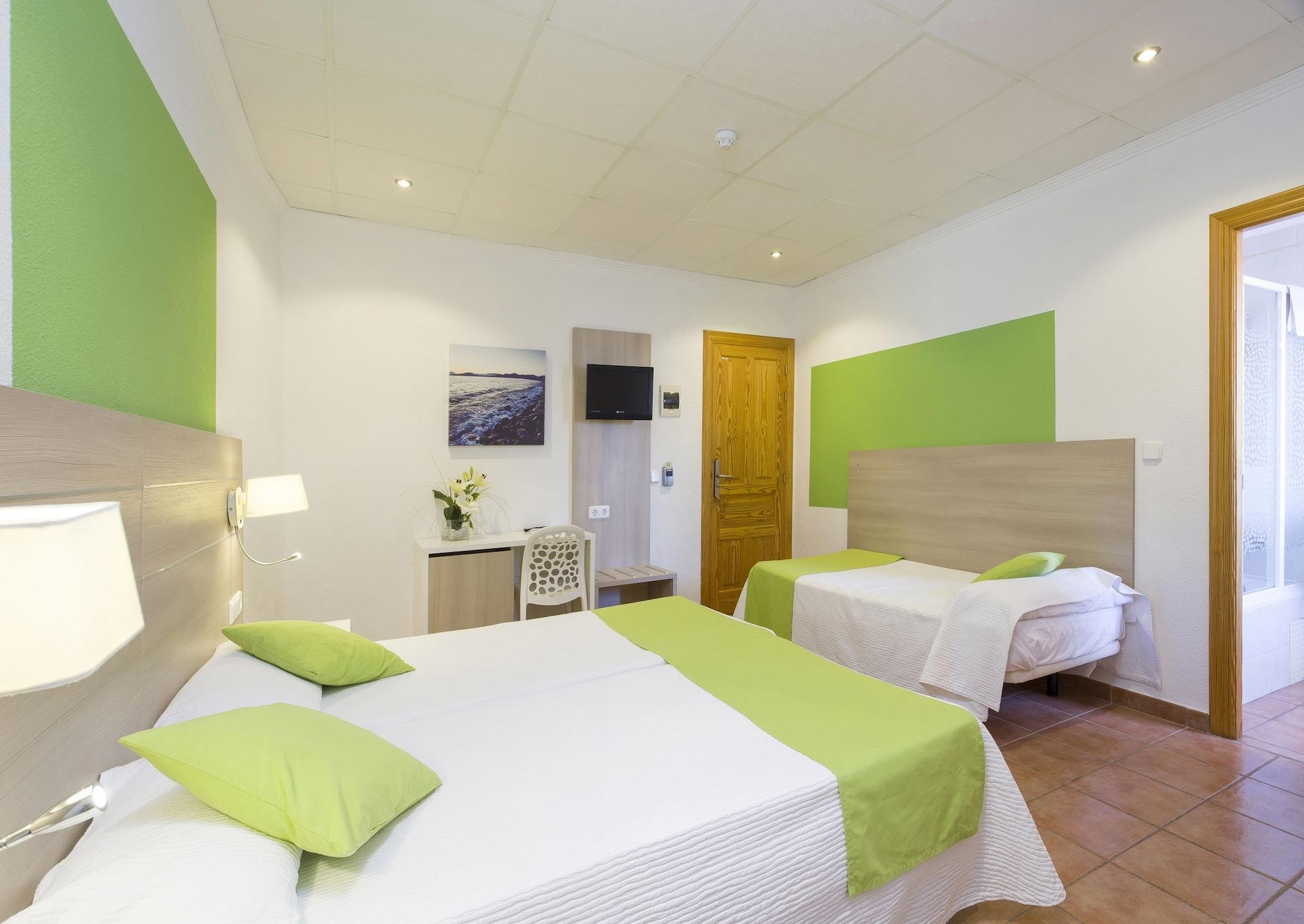 Hostal Adelino Сан-Антонио-Абад Экстерьер фото