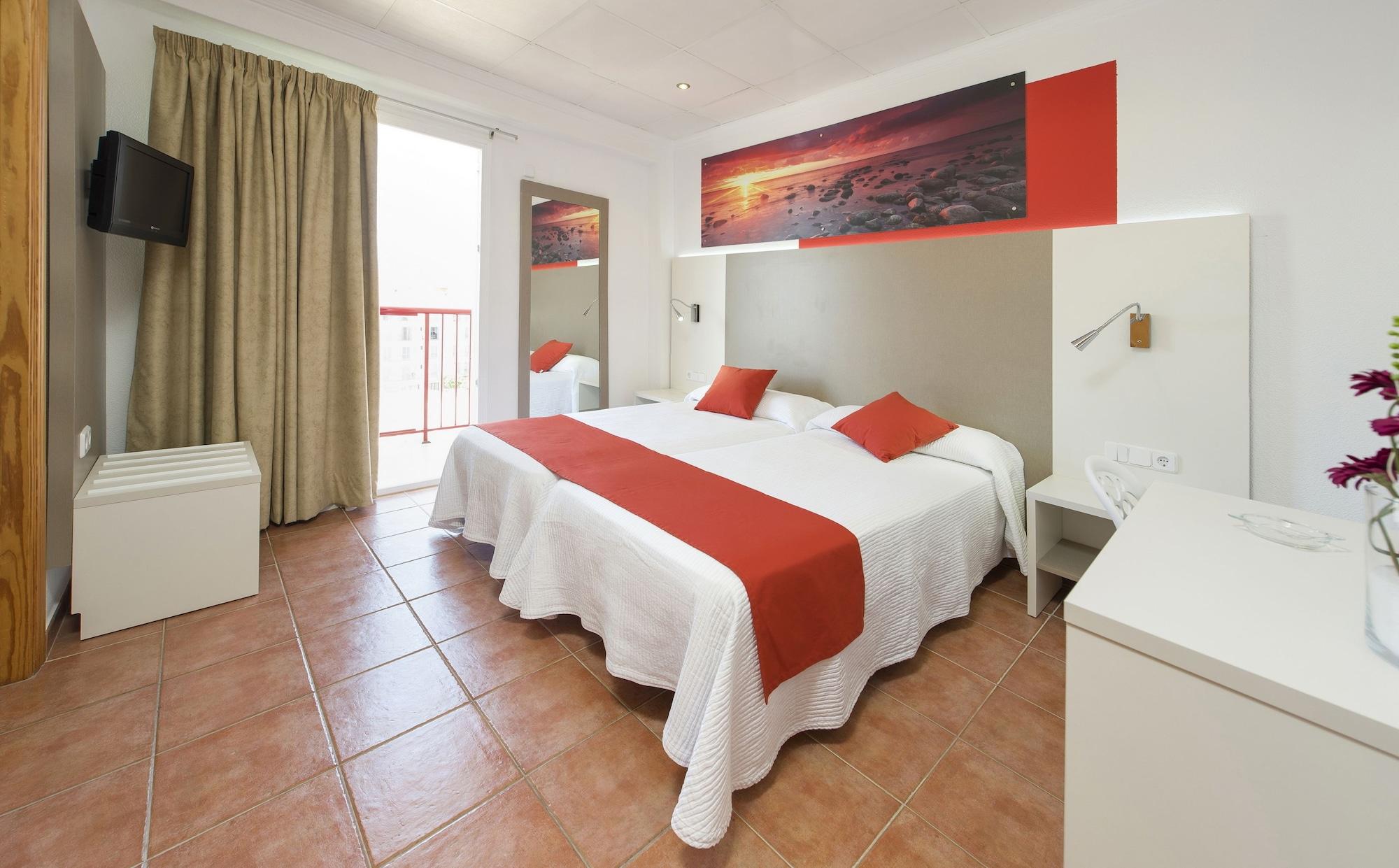 Hostal Adelino Сан-Антонио-Абад Экстерьер фото