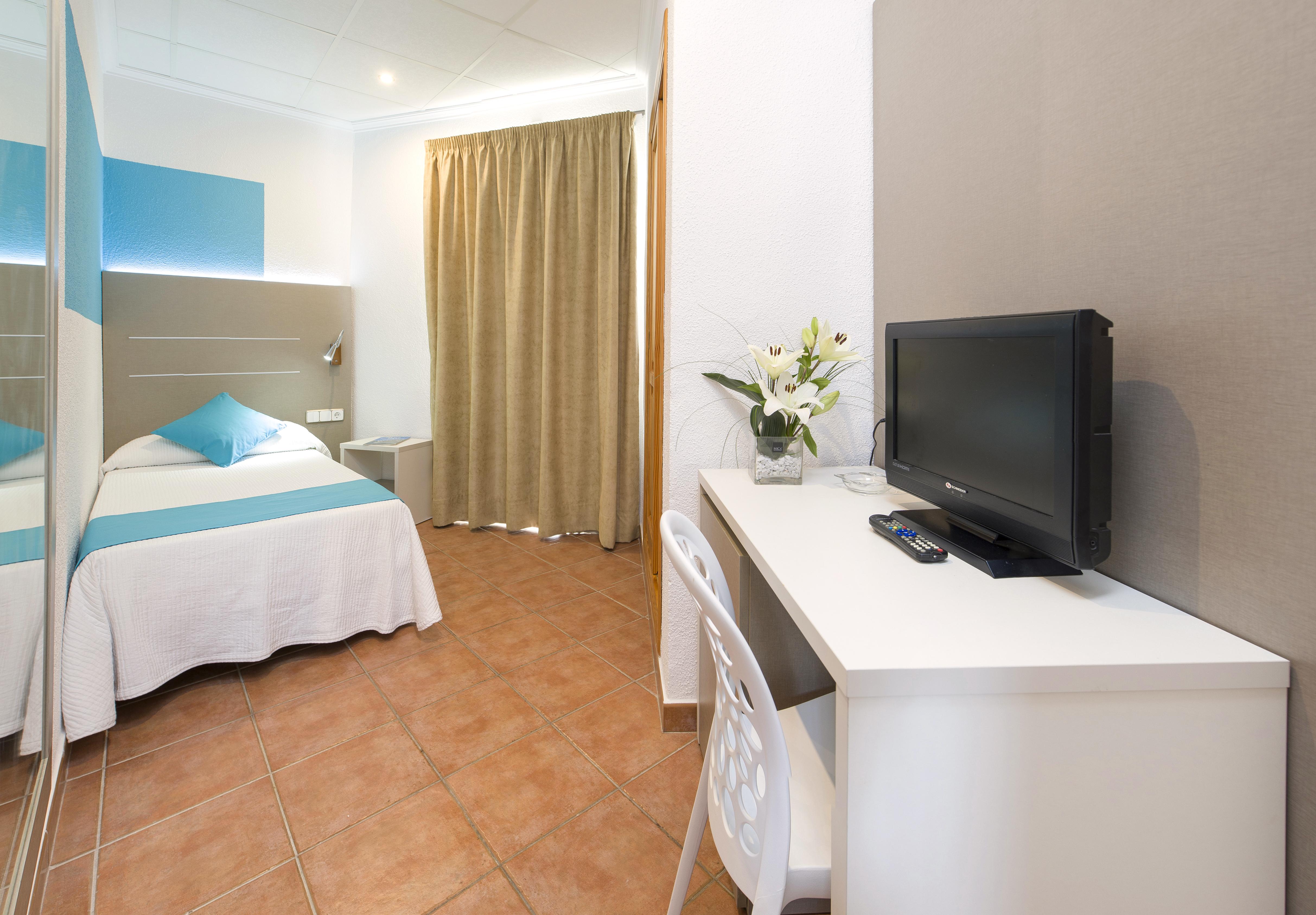Hostal Adelino Сан-Антонио-Абад Экстерьер фото