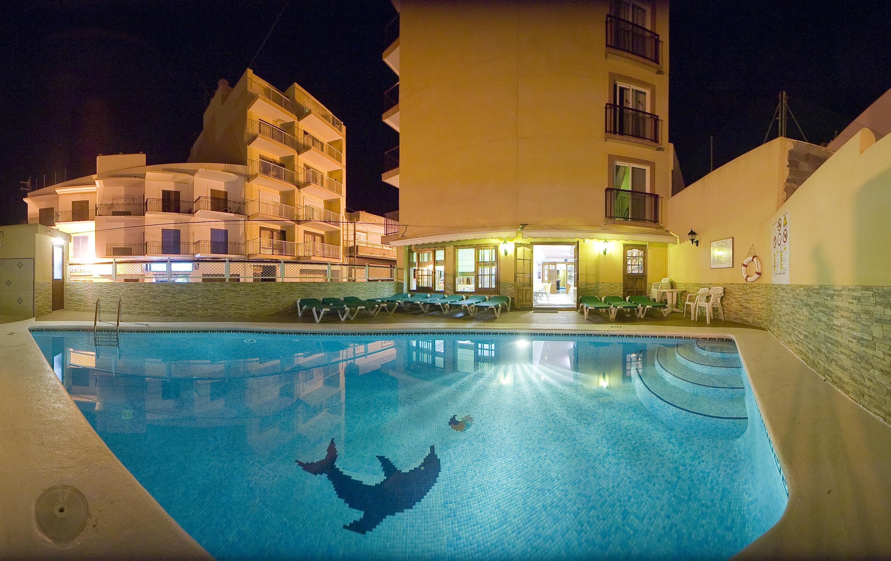 Hostal Adelino Сан-Антонио-Абад Экстерьер фото
