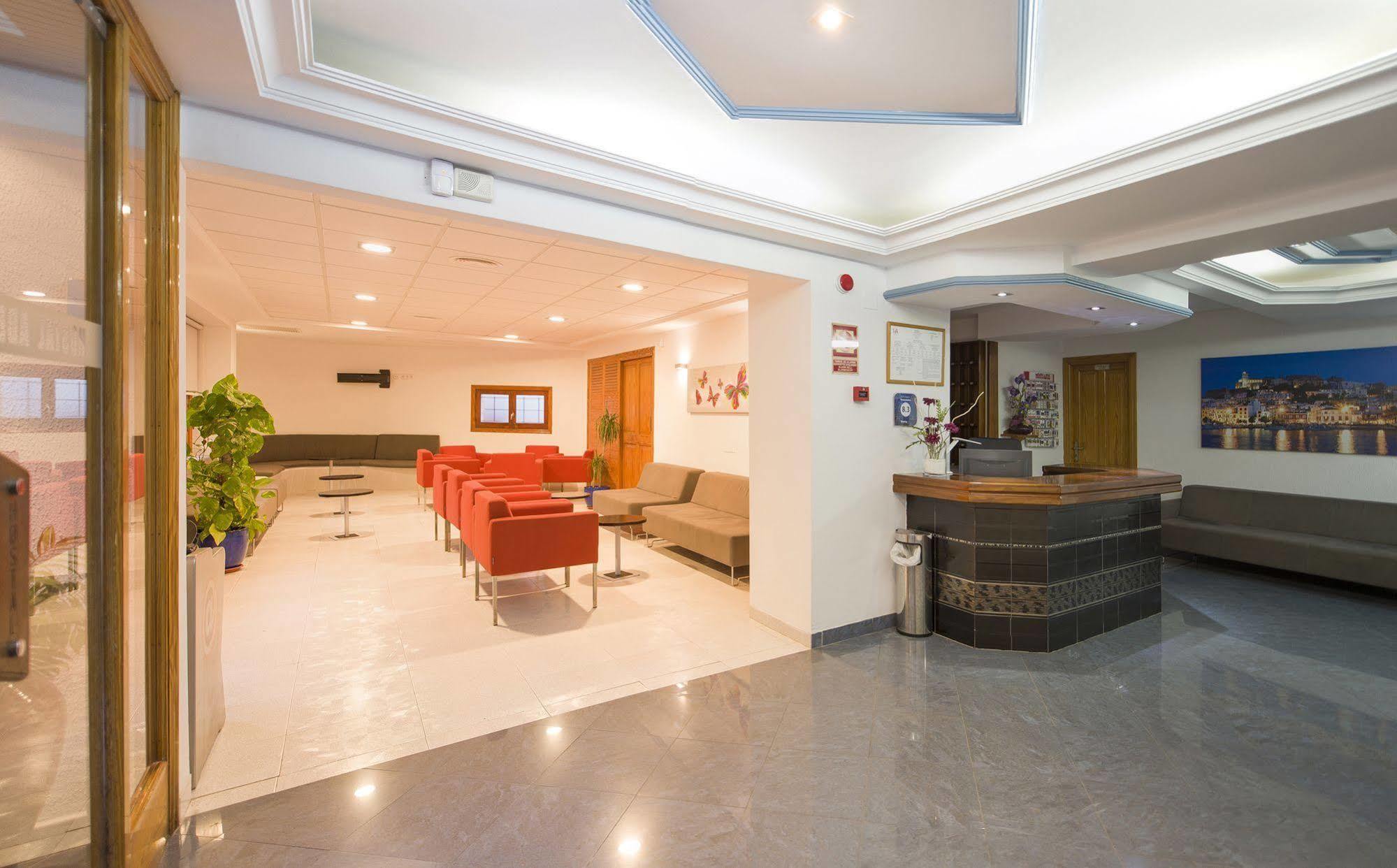 Hostal Adelino Сан-Антонио-Абад Экстерьер фото